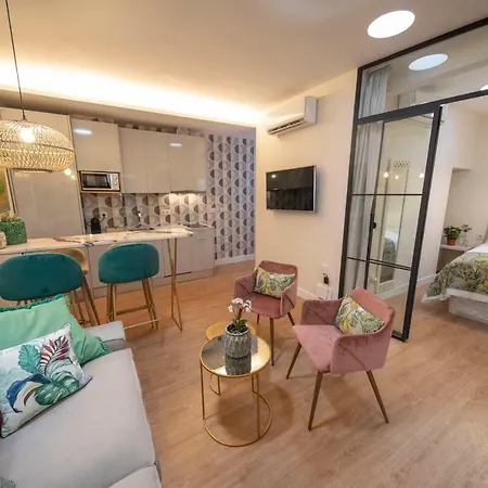 Cosy With Terrace In The Centre Of *